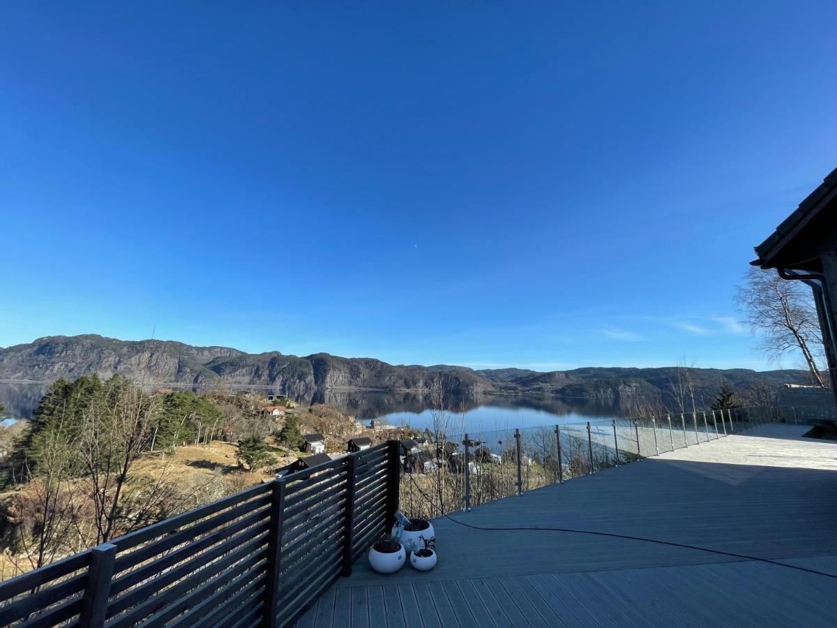 Lakes And Mountain, We Got Both! Moi Exterior foto