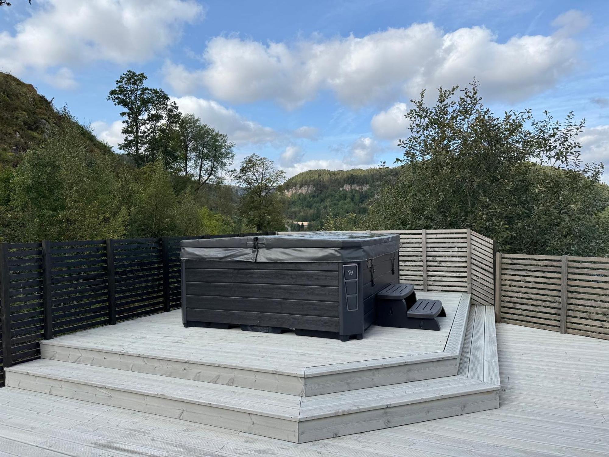Lakes And Mountain, We Got Both! Moi Exterior foto