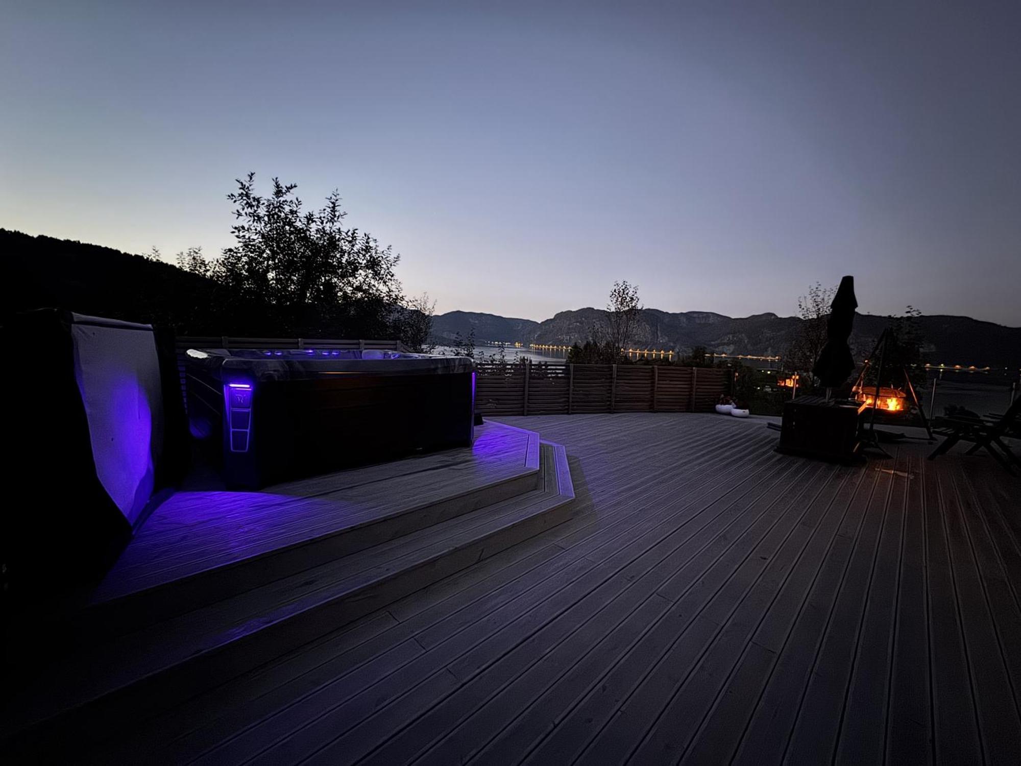 Lakes And Mountain, We Got Both! Moi Exterior foto